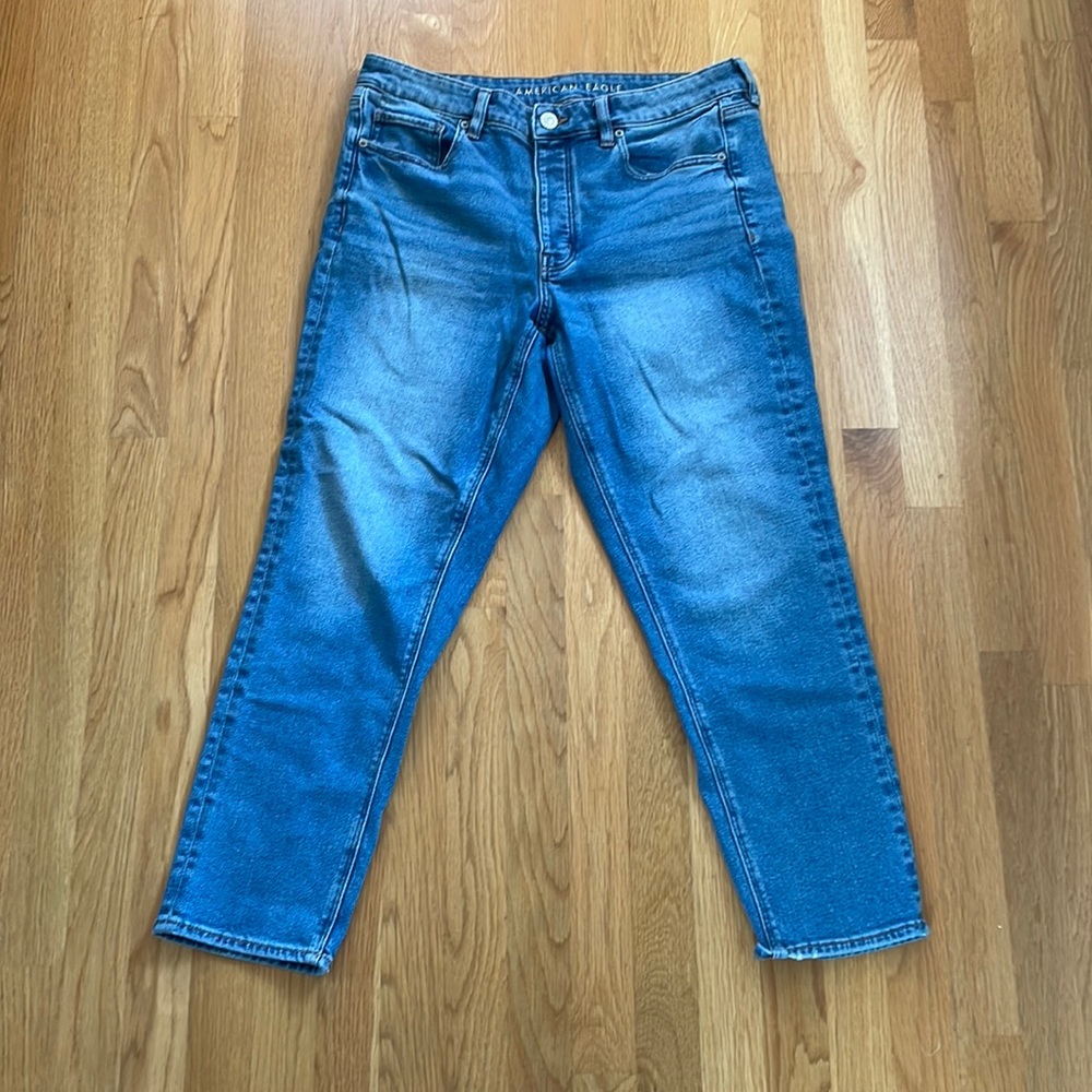 AE Stretch Low-Rise Tomgirl Jean
